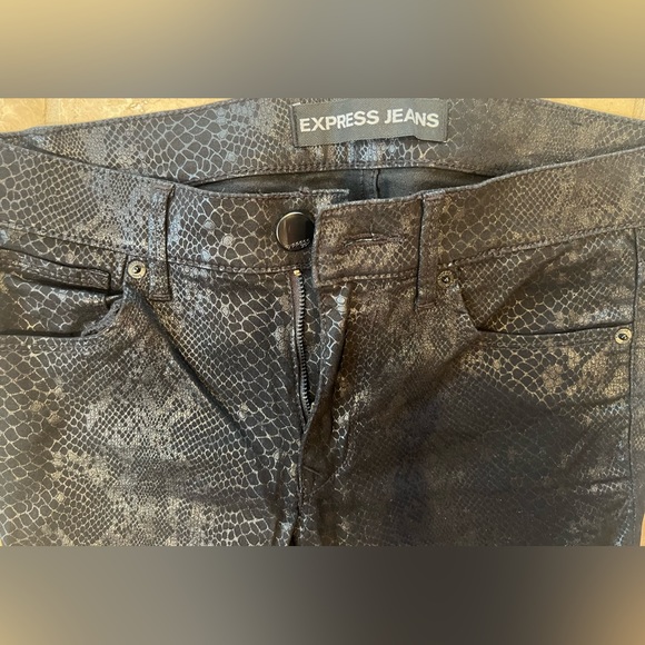 Express Black Snakeskin Jean leggings - Picture 4 of 4